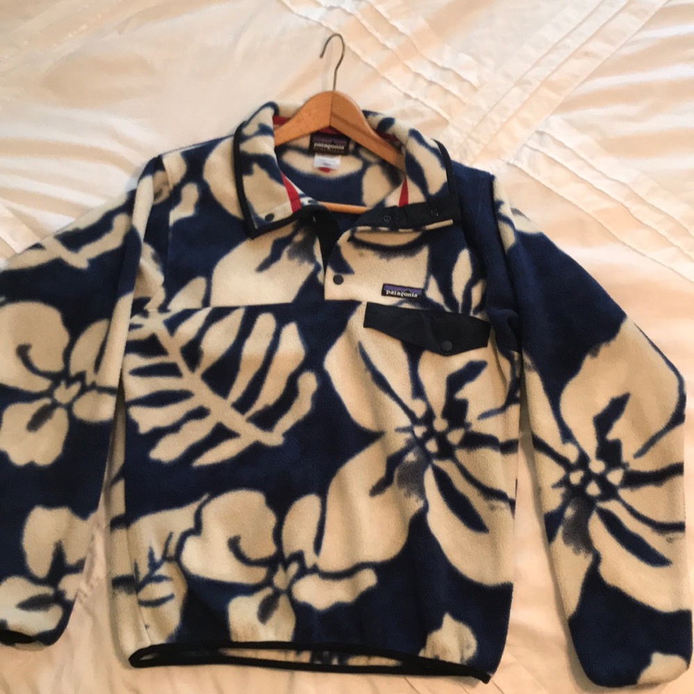 RARE Patagonia fleece tropical print